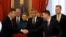 Новое руководство Чехии (крайний слева Окамура, в центре Бабиш, второй справа Мацинка, крайний справа Турек)