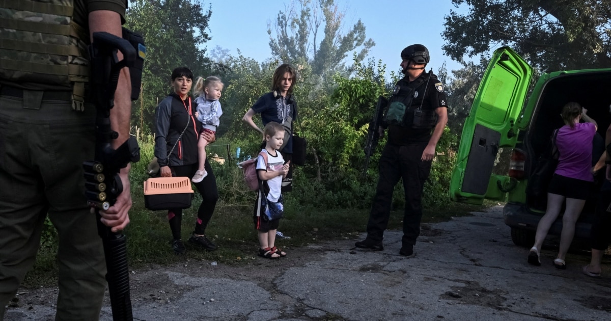 Ukraina evakuon banorët afër vijës së frontit