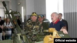 Аляксандар Лукашэнка падчас наведваньня 103-й асобнай гвардзейскай мабільнай брыгады сіл спэцыяльных апэрацый