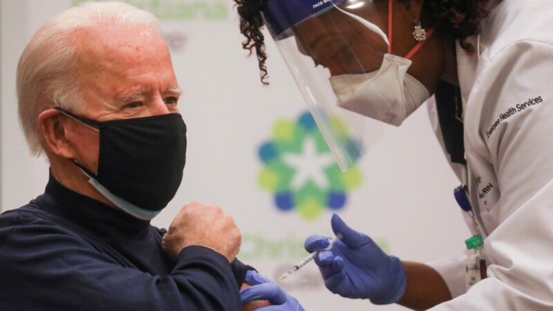 В США вакцинировали от COVID-19 первый миллион человек. Байден привился. А Путин?