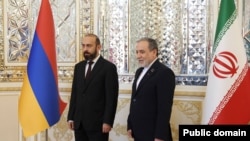 Հայաստանի արտգործնախարարն իրանցի իր պաշտոնակցի՝ Աբբաս Արաղչիի հետ հանդիպմանը, Թեհրան, 5-ը հոկտեմբերի, 2026 թ. 