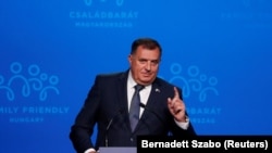 Član Predsjedništva BiH Milorad Dodik u Budimpešti 23. septembra 2021. godine.