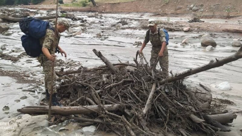 سرازیر شدن سیلاب در قرغیزستان شش کشته برجا گذاشت
