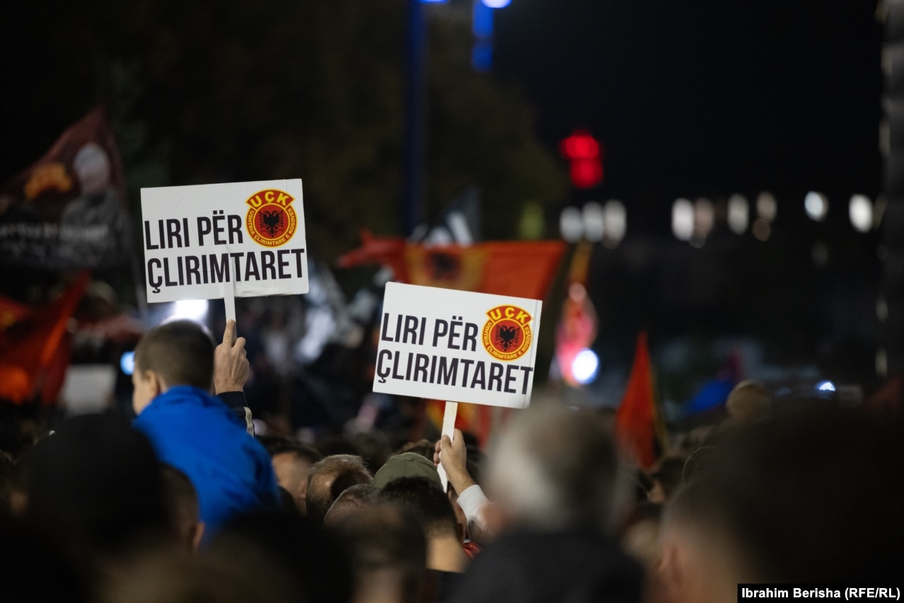 Protestuesit po kërkojnë lirimin e katërshes së UÇK-së.