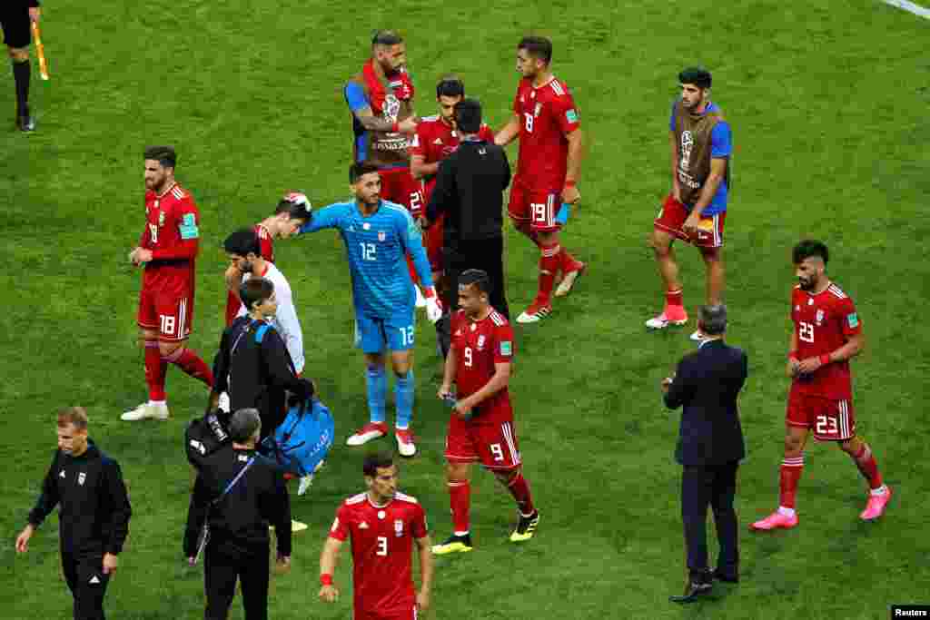 Soccer Football - World Cup - Group B - Iran vs Spain - Kazan Arena, Kazan, Russia - June 20, 2018 Iran's Mohammad Rashid Mazaheri and team mates look dejected after the match REUTERS/John Sibley