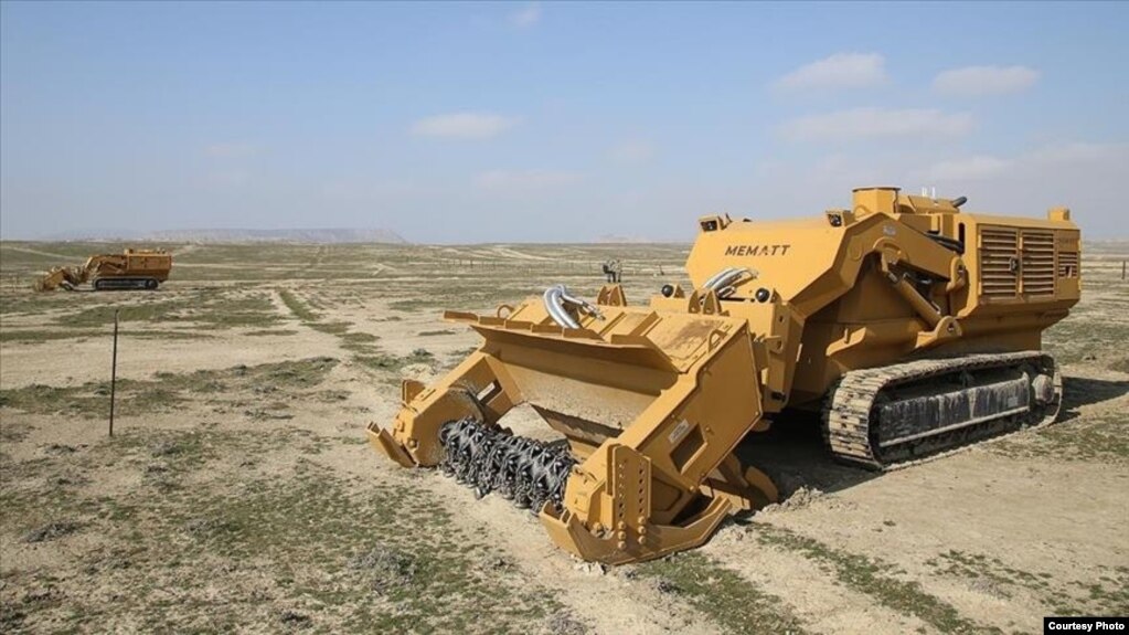 Турски построени машини за почистване на мини MEMATT, работещи в Азербайджан