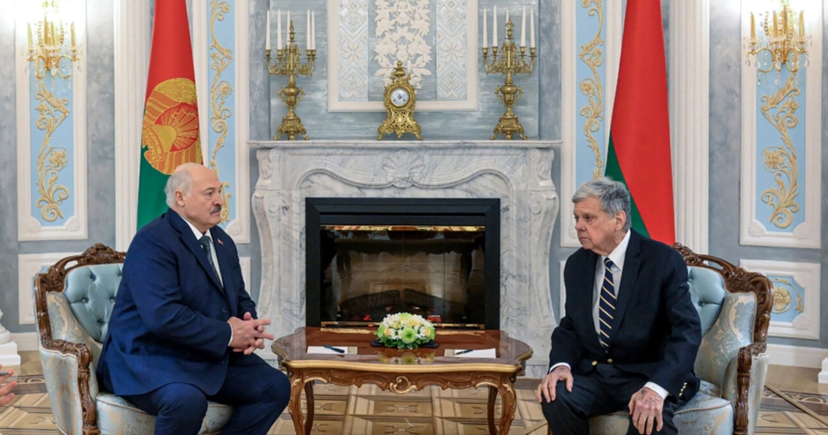 Bjellorusia liron fituesin e Nobelit dhe figura opozitare  pas takimit të Lukashenkos me të dërguarin amerikan
