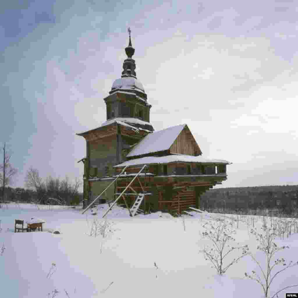 Russia's Vanishing Wooden Churches #25