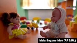 Повідомляється, що на першому поверсі сталося займання електрощитової