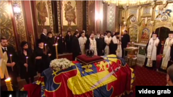 La slujba funerală din Catedrala de la Curtea de Argeș