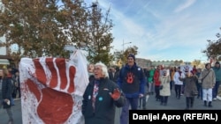 Србија- Акцијата „Булеварот на крвави раце“ во Нови Сад поради уривање на бетонската настрешница на Железничката станица, 24 ноември 2024 година.