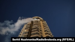 Наслідки влучання російського БПЛА в житлову багатоповерхівку в Шевченківському районі Києва, 3 лютого 2026 року