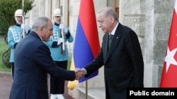 Turkey - Turkish President Recep Tayyip Erdogan meets Armenian Prime Minister Nikol Pashinian in Istanbul, June 20, 2025.
