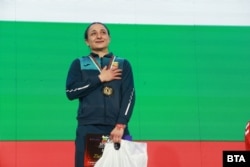  Златислава Чуканова със златния орден от 76-ото издание на купа „ Странджа ” 