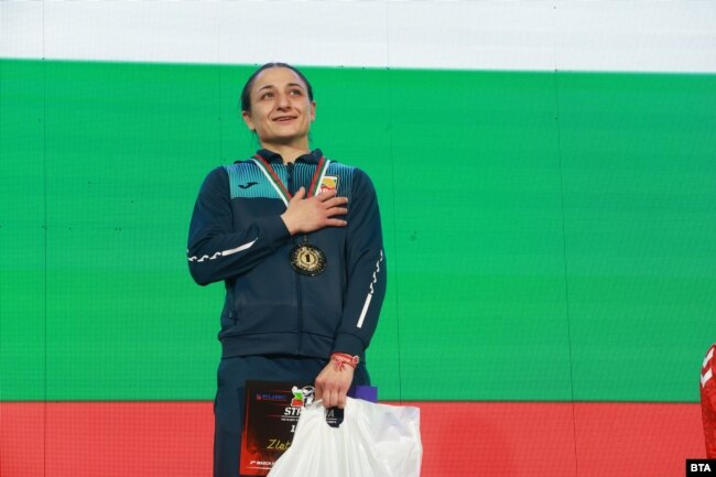 Златислава Чуканова със златния медал от 76-ото издание на купа „Странджа”