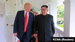 Presidenti i SHBA-së, Donald Trump dhe lideri verikorean, Kim Jong Un.