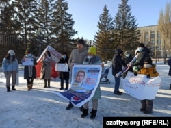 Акция по сбору средств в пользу Эмира, на лекарство для которого необходимо собрать миллиард тенге. Уральск, 16 января 2021 года.