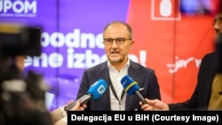Luigi Soreca, šef Delegacije Evropske unije u BiH i specijalni predstavnik EU tokom posjete Koaliciji "Pod lupom", Sarajevo, 4. oktobar 2026.