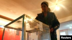 Душанбедаги сайлов участкаларидан бири.