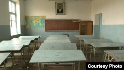 Ислом Каримов фикрича, ўқув муассасаларида асосан эски таълим услубларига таянилмоқда.
