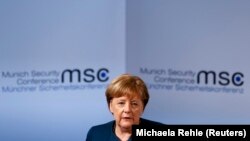 Nemačka kancelarka Angela Merkel, koju u septembru očekuju izbori, u više navrata je pozvala na "nacionalni napor" da zemlju napuste svi oni koji nemaju pravo da u njoj ostanu