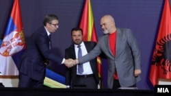 Vučić, Rama i Zaev su na sastanku u Skoplju 29. jula postigli dogovor prema kojem bi od 1. januara 2023. trebalo da budu ukinute granične kontrole između Srbije, Severne Makedonije i Albanije.