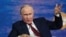 Путін сказав, що потрібно звертатися не до авторів листа, а до російських військових. Він звернувся до них зі словами «працюйте, браття»