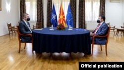 Скопје- средба на премиерот Зоран Заев и претседателот на ВМРО-ДПМНЕ Христијан Мицкоски во Клубот на пратениците, 29.03.2021