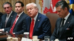 Presidenti amerikan, Donald Trump, gjatë mbledhjes së kabinetit. 9 tetor 2025. 