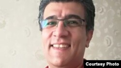 به گفته خانواده آقای لشنی، او روز دوشنبه از بازداشتگاه اطلاعات ارومیه با آنها تماس گرفته است.