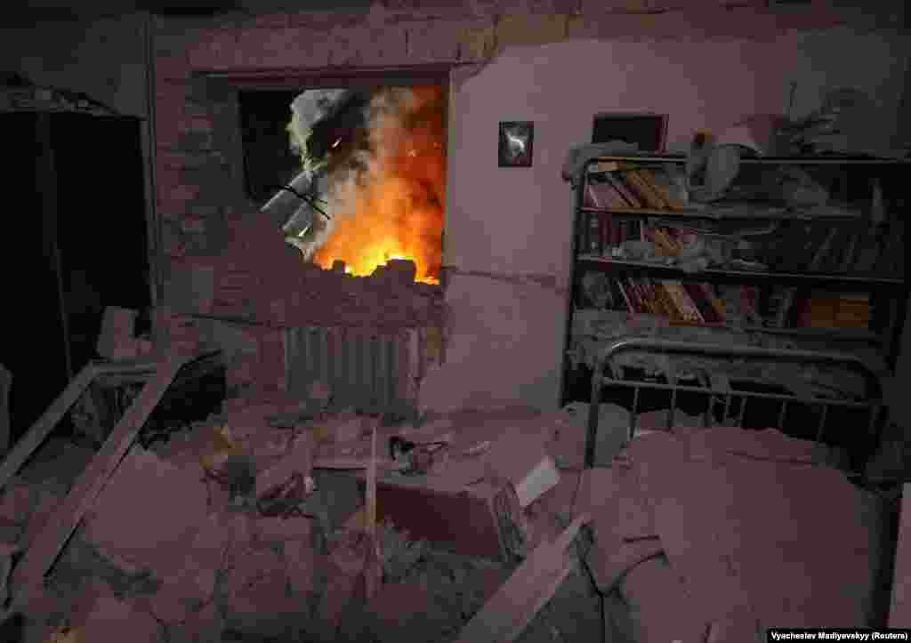 Тут жили люди... Харків, 7 березня 2026 року.Російські військові регулярно з різних видів озброєння – ударними БпЛА, ракетами, КАБами, РСЗВ – атакують українські міста і цивільну інфраструктуру в усіх регіонах України