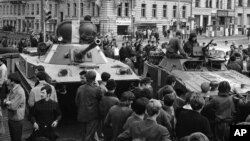 Cоветские танки в Праге. Август 1968 года