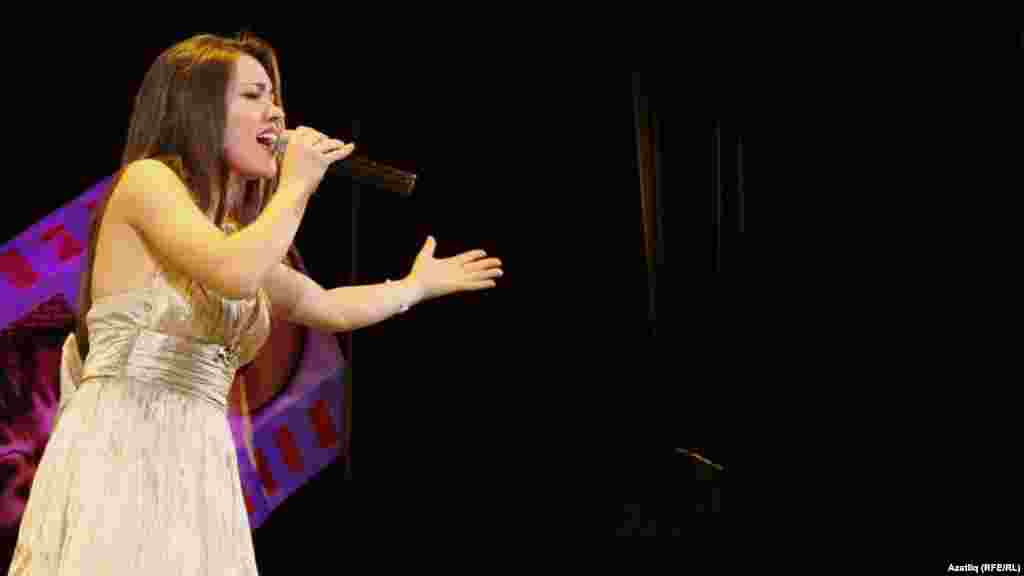 Яшь пародист кыз Рамилә