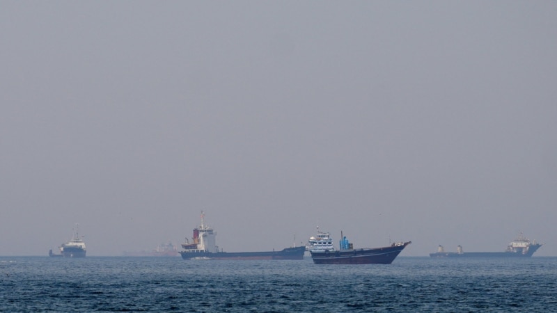 Трамп: США будут стрелять по всем судам за мины в Ормузском проливе