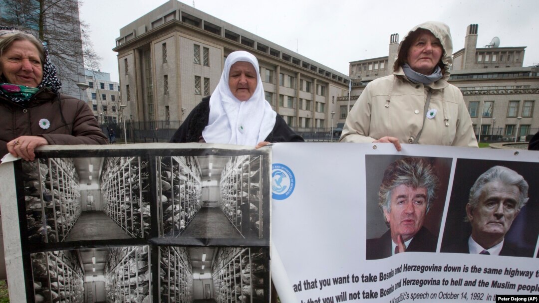 Majke Srebrenice ispred Haškog tribunala uoči izricanja presude Karadžiću, 20. mart 2019.