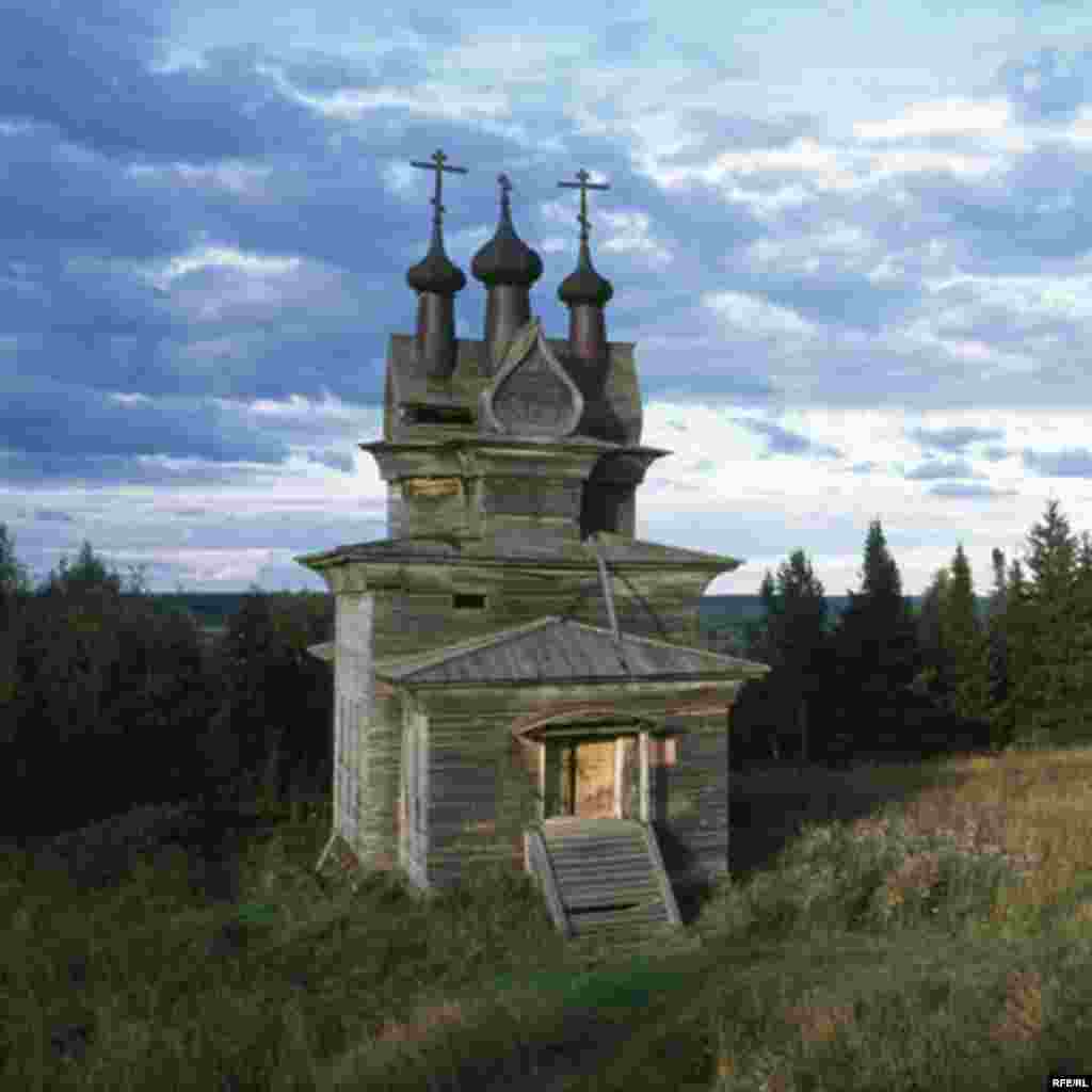 Russia's Vanishing Wooden Churches #16