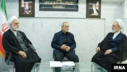 Аз чап ба рост: Муҳсини Эжаӣ, Масъуд Пизишкиён ва Алиризо Аърофӣ