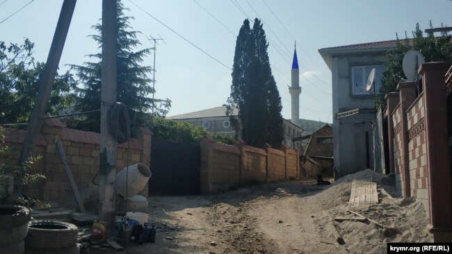 Минарет мечети Ускут Джамиси видно издалека