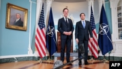 Secretarul de stat SUA Marco Rubio (dreapta) cu secretarul general al NATO, Mark Rutte (stânga), la Departamentul de Stat din Washington, DC, pe 8 aprilie 2026.