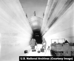 Фотографія з Camp Century, місця надсекретного проєкту Iceworm у Гренландії в 1960 році