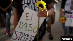 La o demonstrație împotriva urii la El Paso, Texas, 4 august 2019. REUTERS/Jose Luis Gonzalez