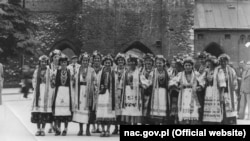 Учасниці хору із Нового Почаєва (тоді був окремим населеним пунктом біля Почаївської лаври). Краків, 7 червня 1937 року