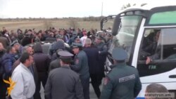 Խաղողագործները կրկին փակել են Երևան – Մեղրի ճանապարհը