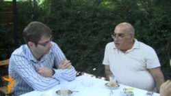 Niyazi Mehdi Almaniyada yaşayan oğlu ilə görüşdü