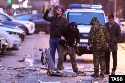 Огляд уламків БПЛА, що прилетів у підмосковний Красногорськ. Росія, 24 жовтня 2025 року