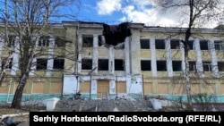 Украинаның Краматорск қаласындағы соғыс салдарынан бүлінген мектеп ғимараты. 12 қазан, 2025 жыл.