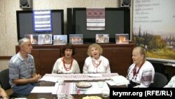 На заседании Украинского национально-культурного общества, архивное фото