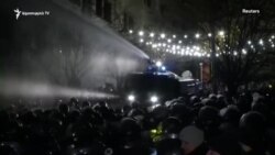 Ոստիկանները ցրել են վրացի ընդդիմադիրների ցույցը