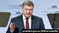 Ukrainian President Petro Poroshenko (file photo)