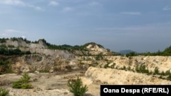 Peisajul cultural minier Roșia Montană cuprinde cel mai proeminent exemplu de mină romană de aur. Elementele miniere conservate în cei peste 7 km de lucrări romane demonstrează tehnicile inovative excepționale dezvoltate de migranți iliro-dalmați. Sursa: rosiamontana.world